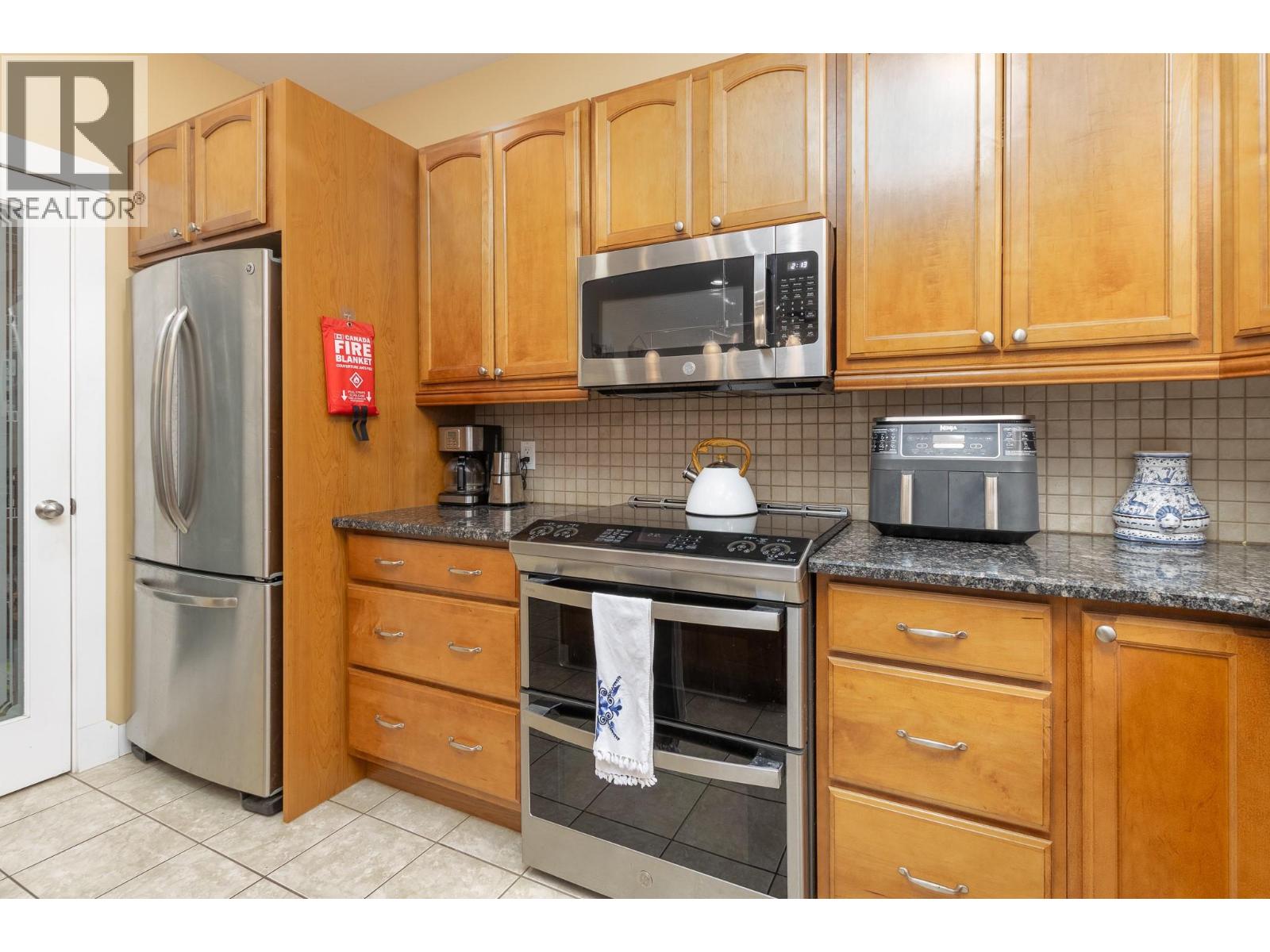 #4 1596 Okanagan Avenue SE - 12