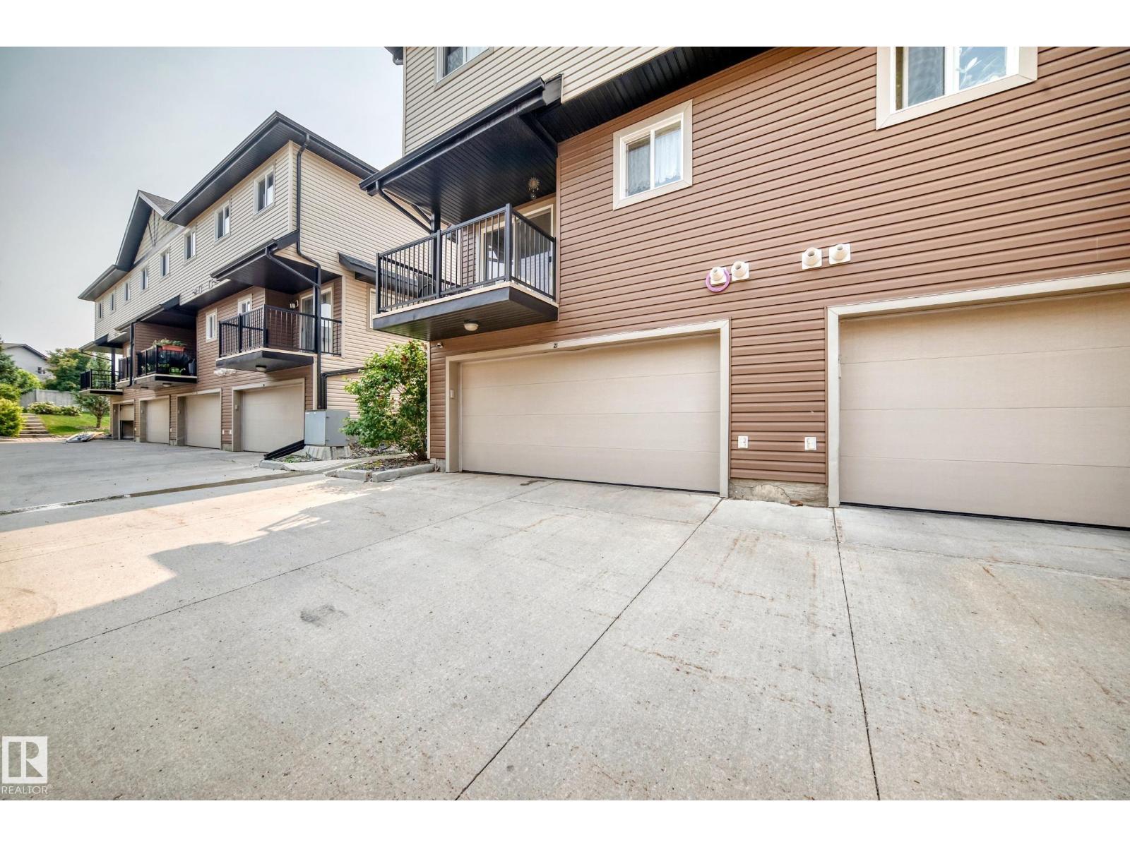 #21 8716 179 AV NW - 32