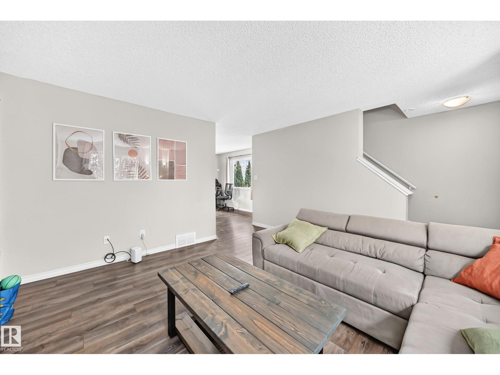#21 8716 179 AV NW - 5