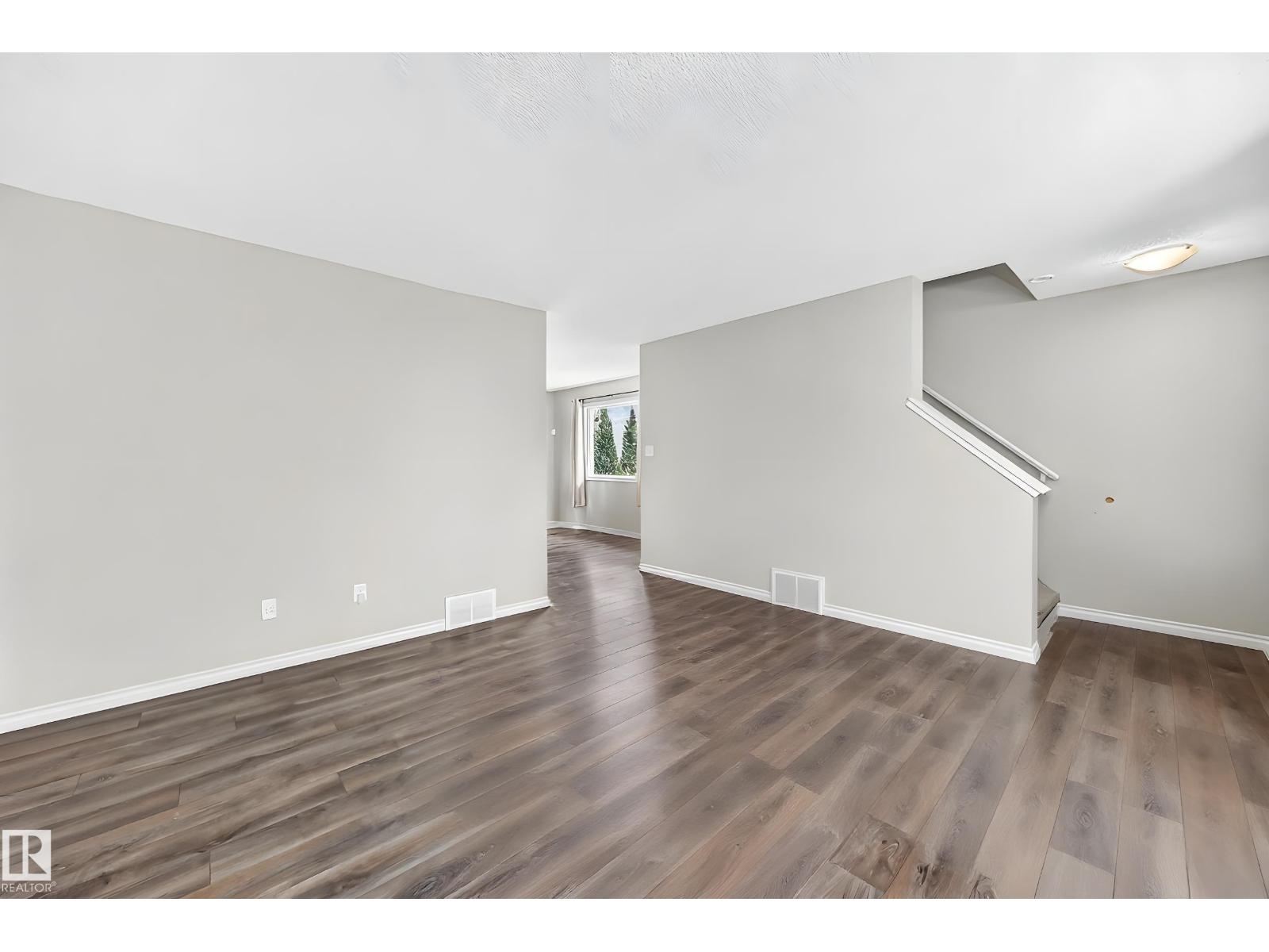#21 8716 179 AV NW - 8