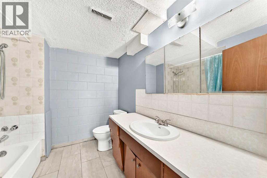 6329 Centre Street NW - 29