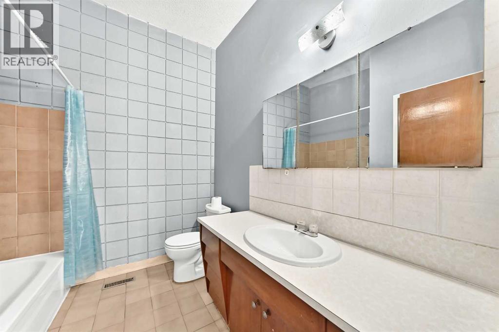 6329 Centre Street NW - 17