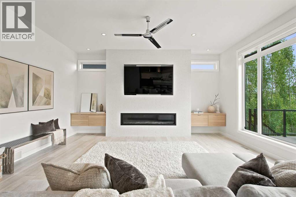 Expansive windows