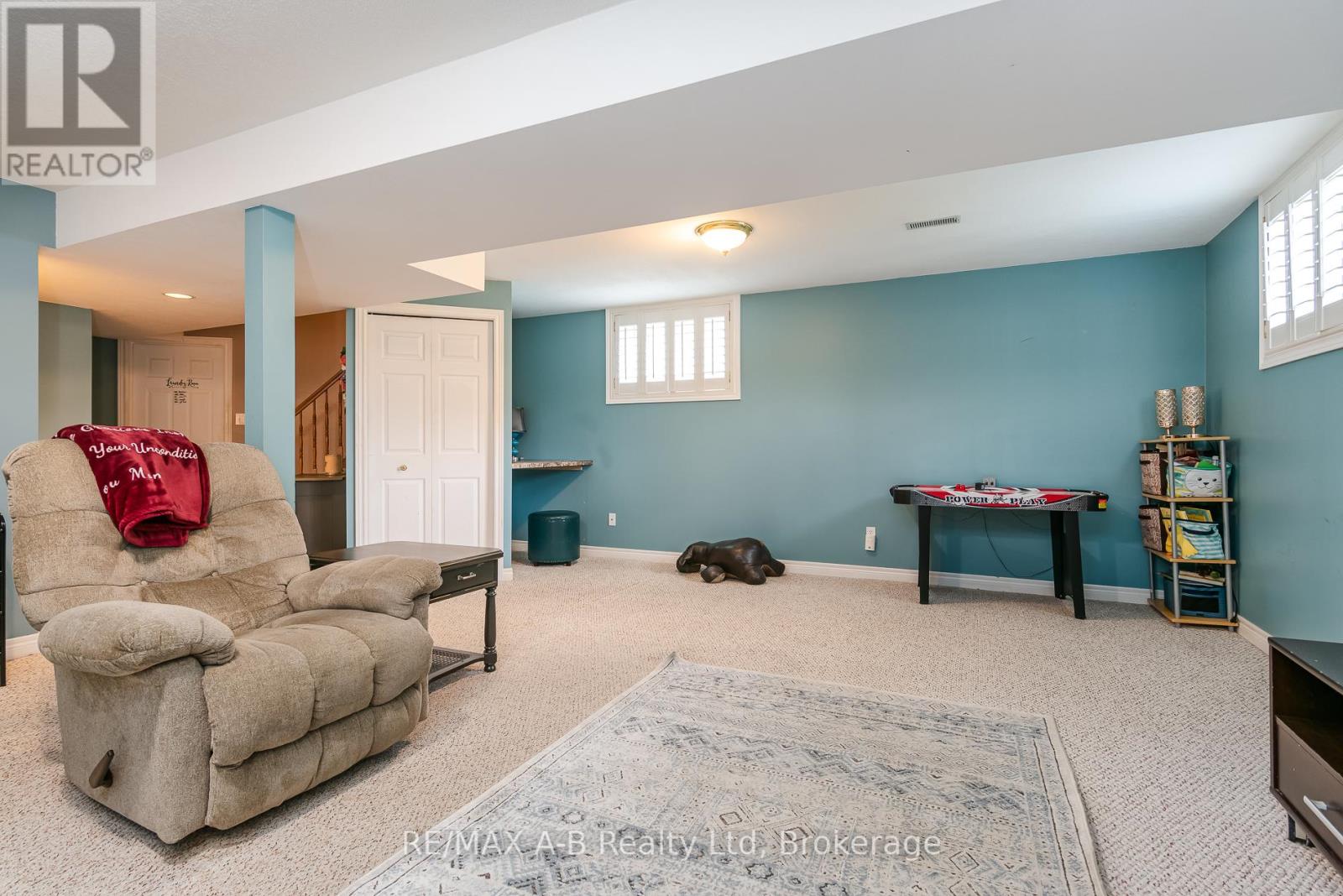 108 WALSH CRESCENT - 45