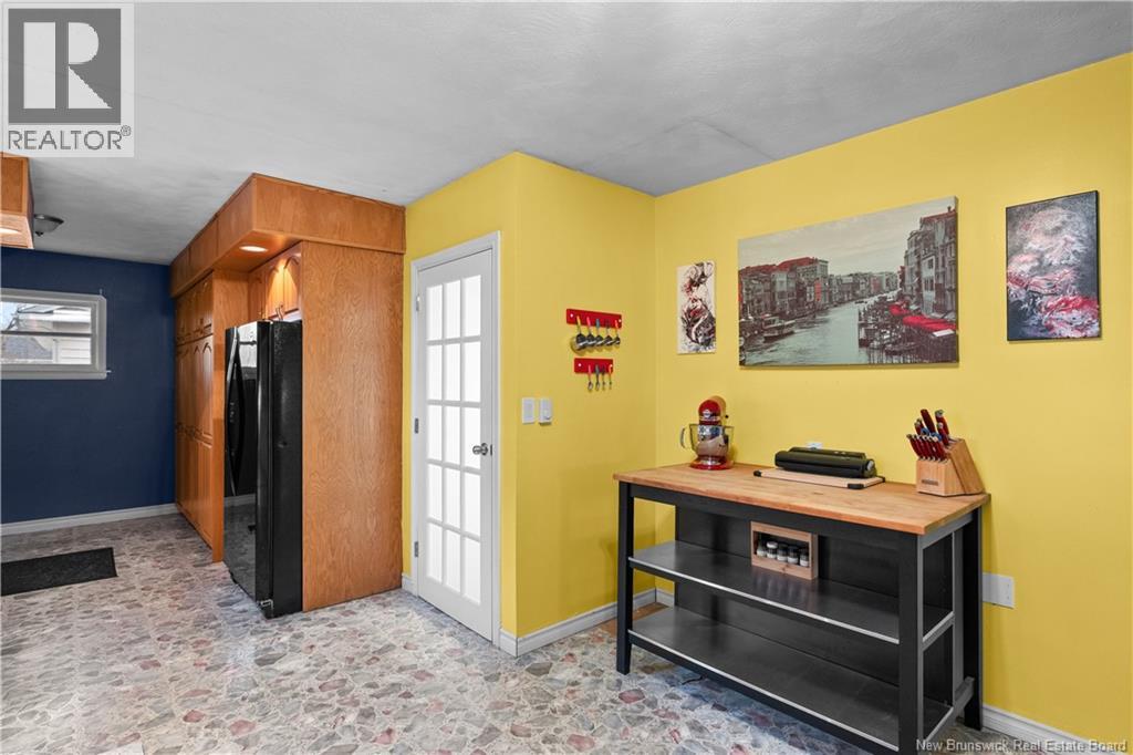 695 Hillsborough Road - 25