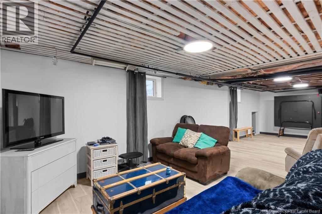 695 Hillsborough Road - 33