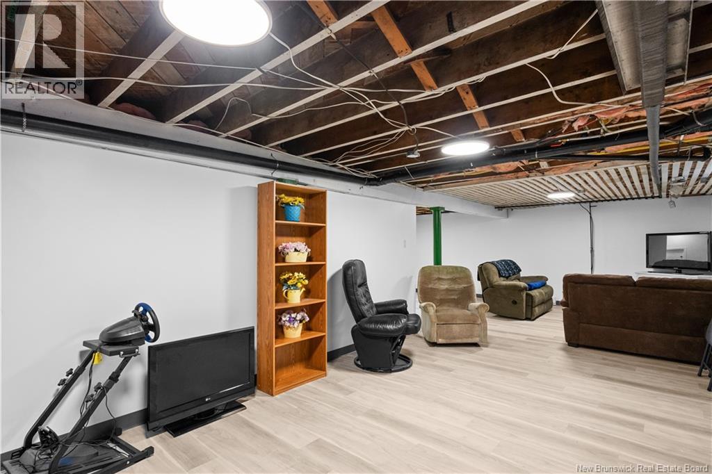 695 Hillsborough Road - 35