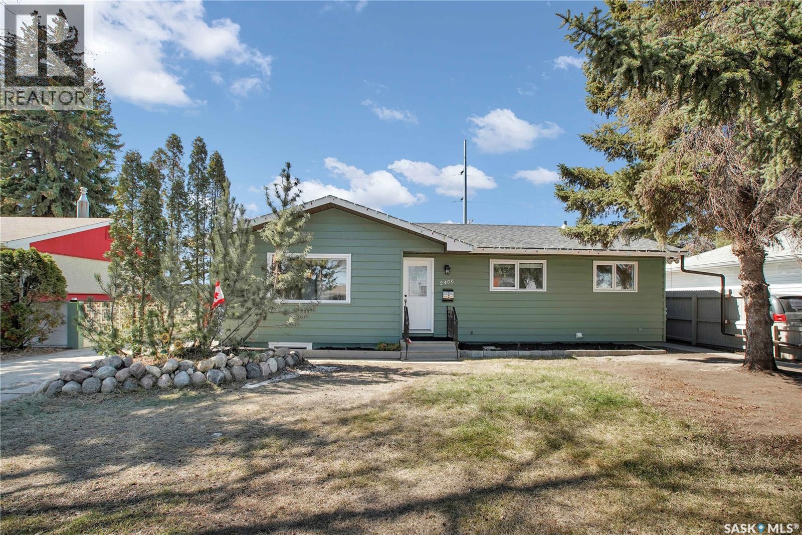 2406 Preston AVENUE S - 1