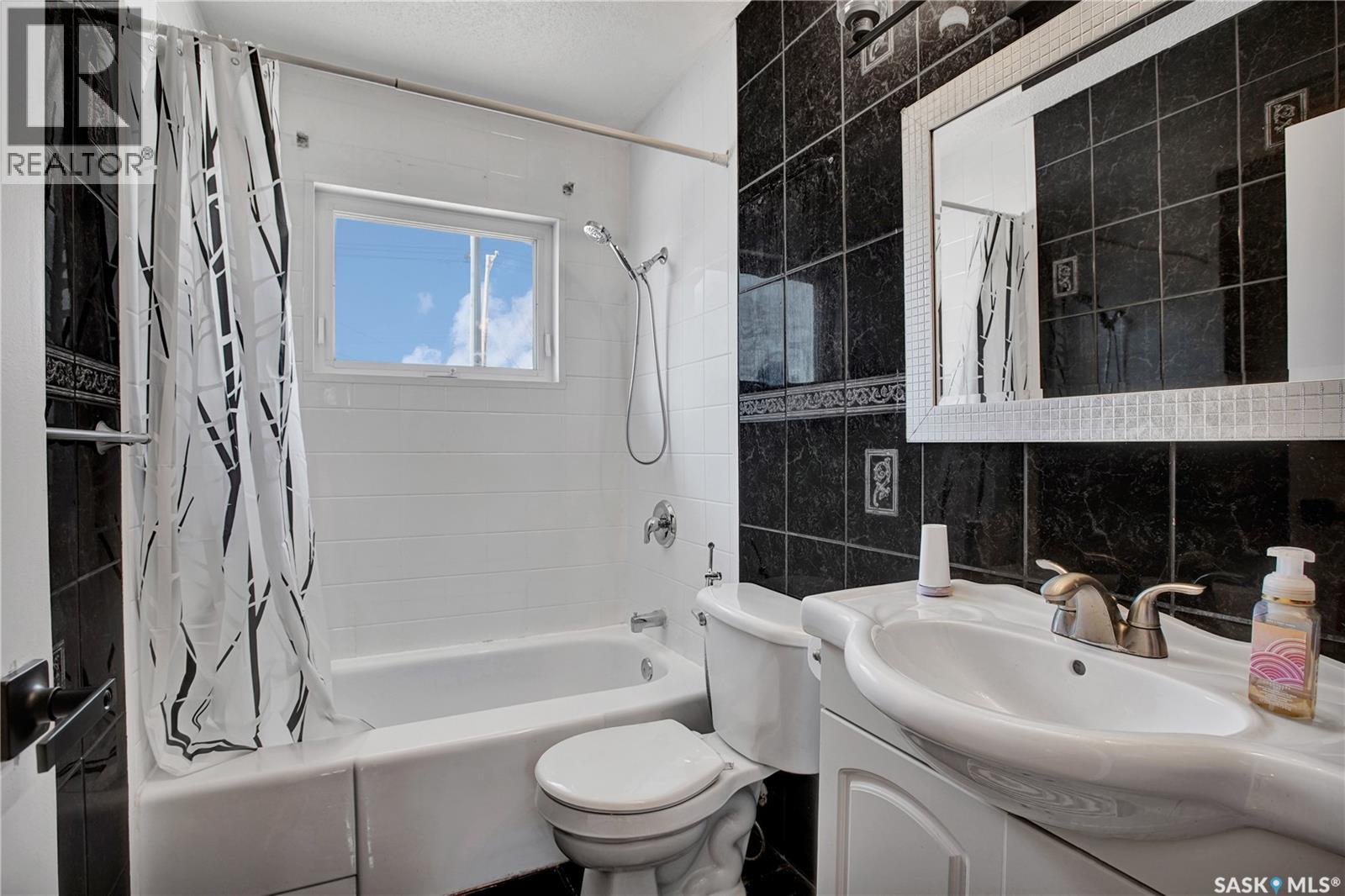 2406 Preston AVENUE S - 10