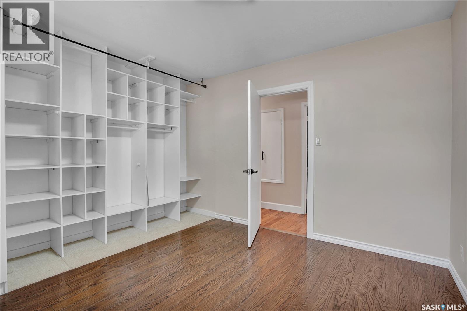 2406 Preston AVENUE S - 11