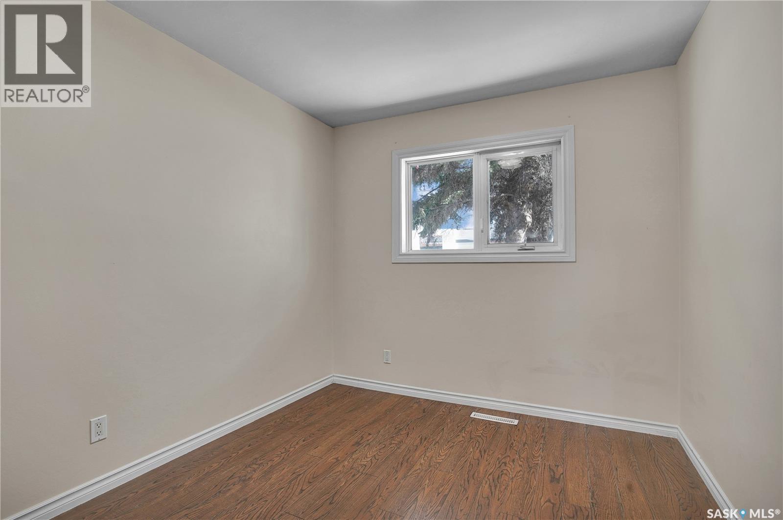 2406 Preston AVENUE S - 12