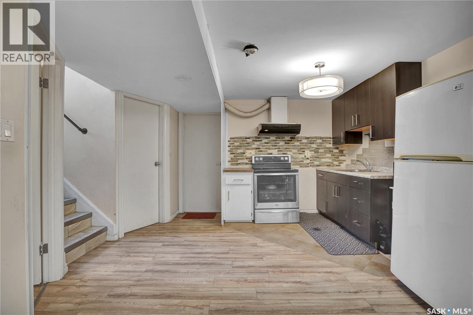 2406 Preston AVENUE S - 22