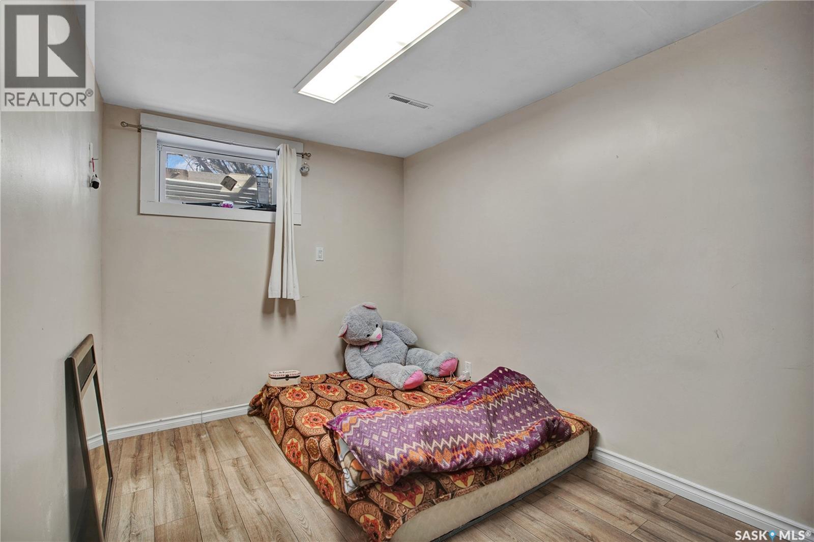 2406 Preston AVENUE S - 23
