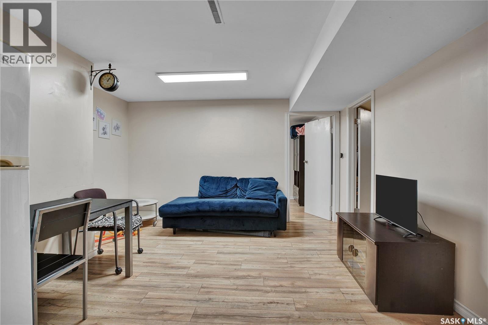 2406 Preston AVENUE S - 24