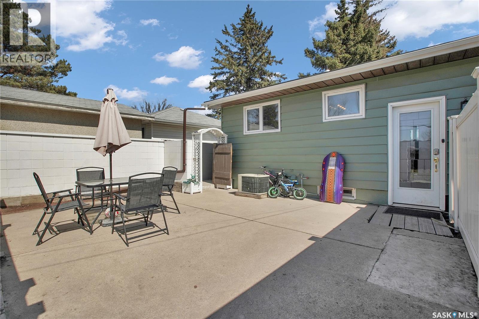2406 Preston AVENUE S - 29