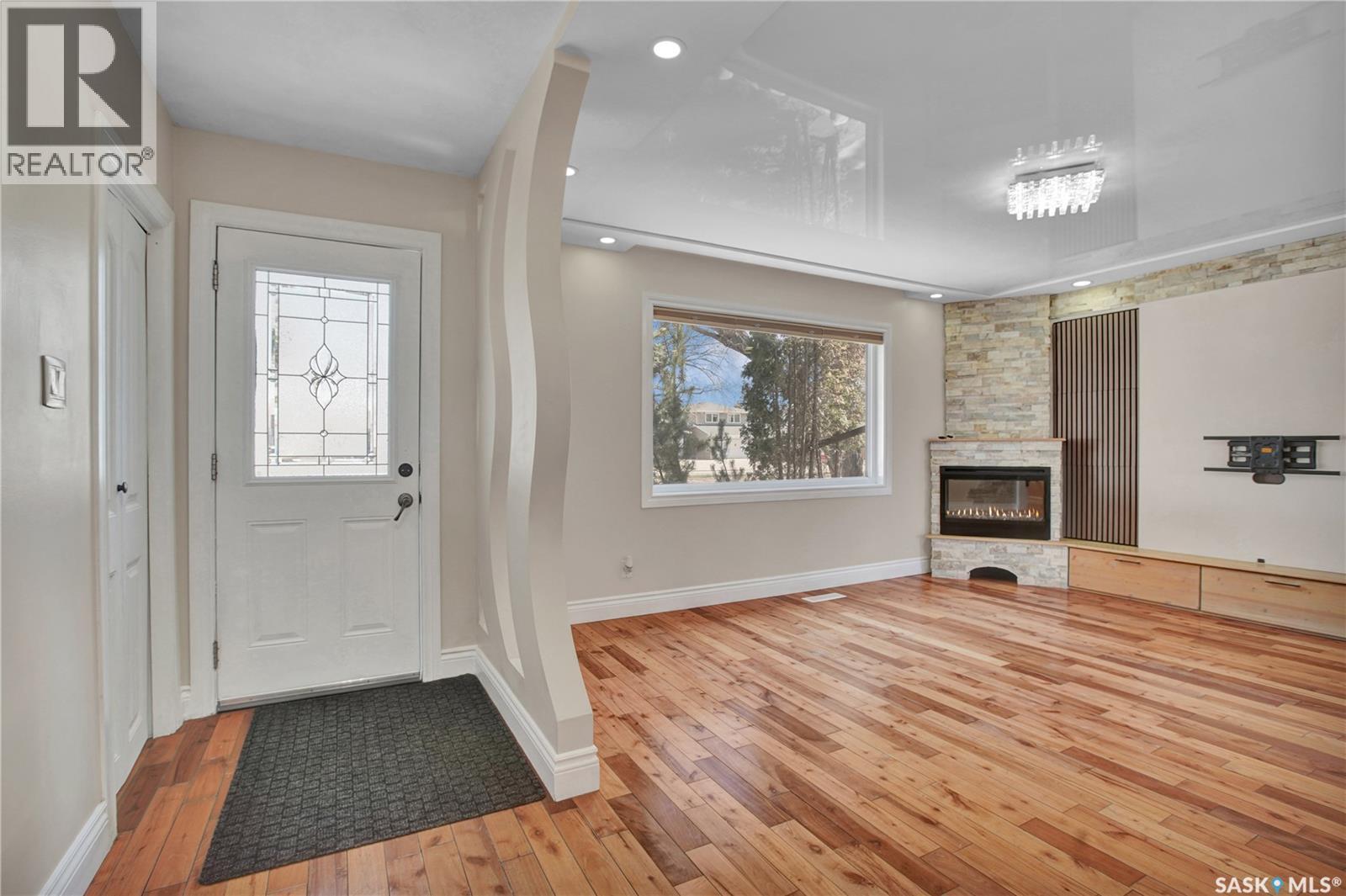 2406 Preston AVENUE S - 3