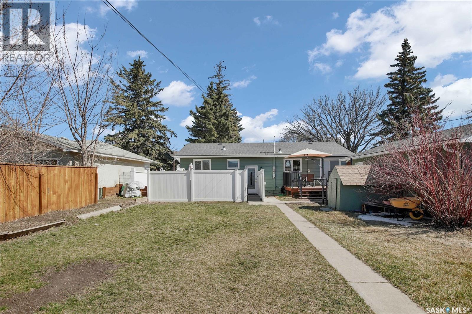 2406 Preston AVENUE S - 32