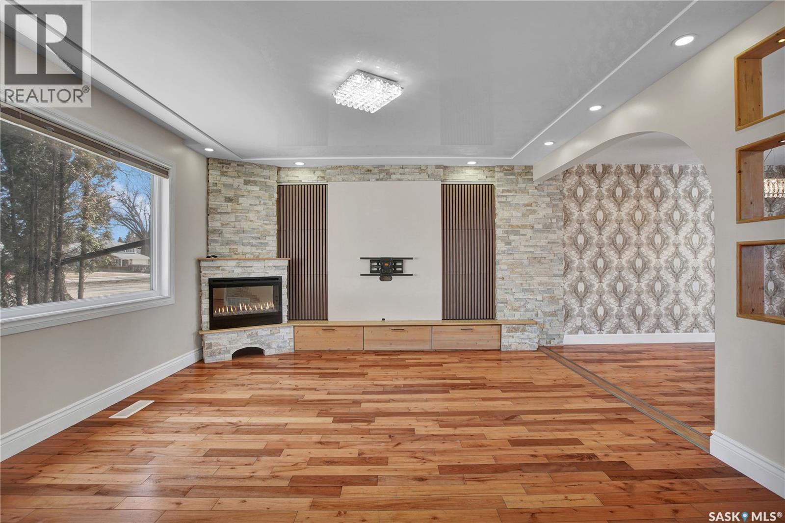 2406 Preston AVENUE S - 7