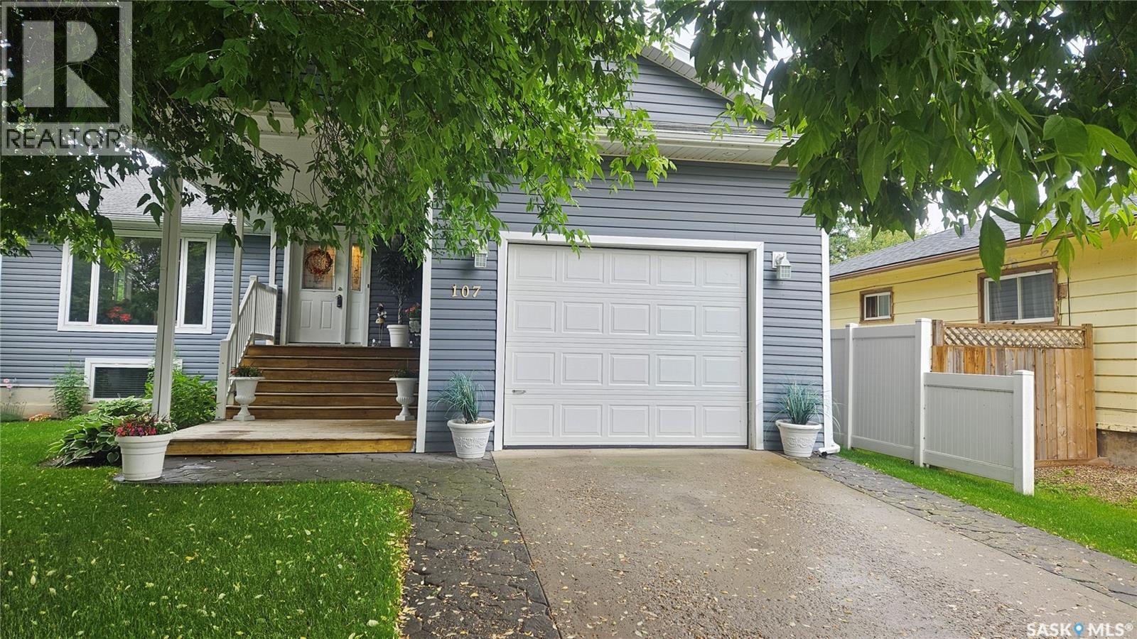 107 3rd STREET S - 1