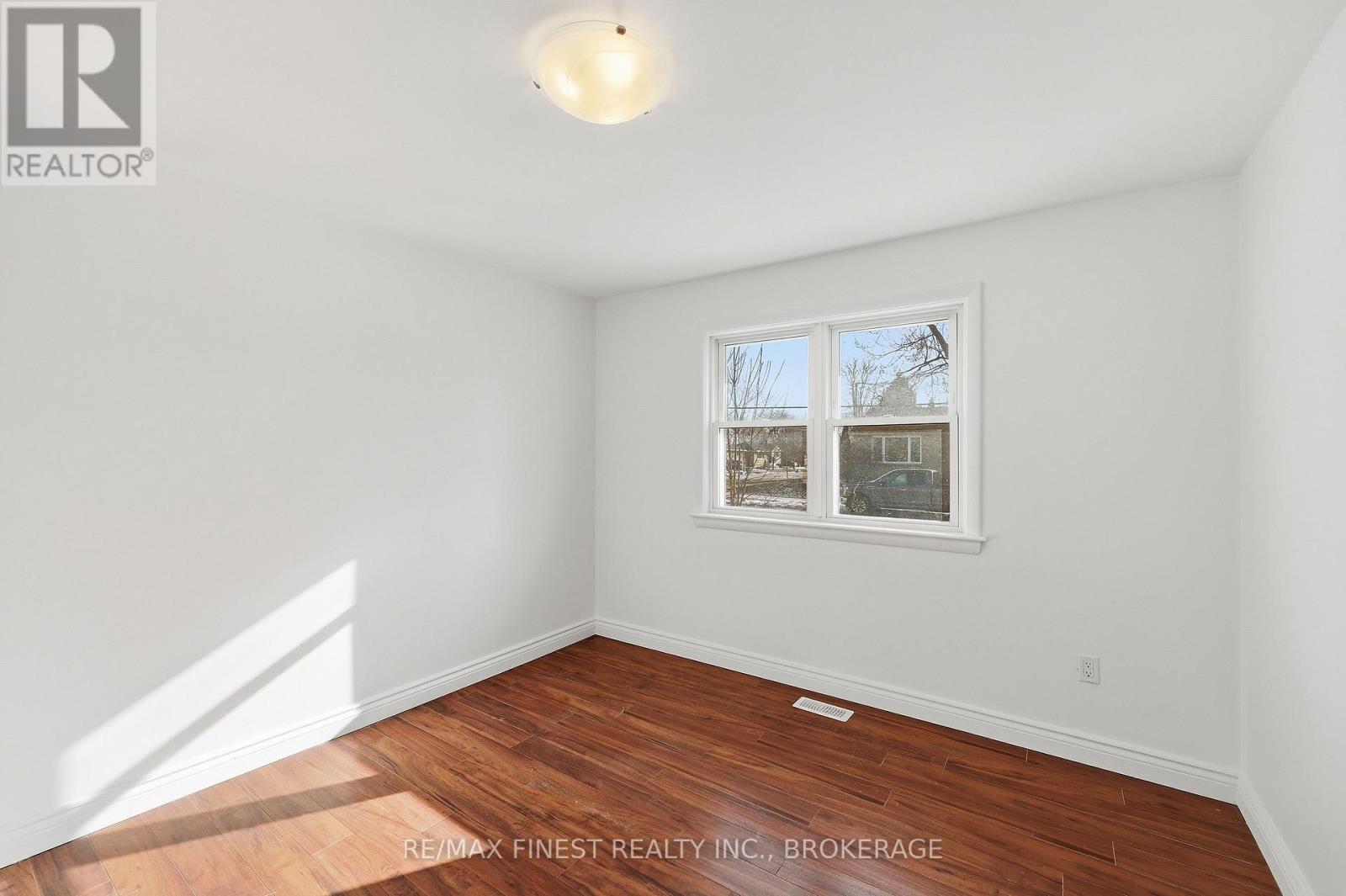 39 LENNOX STREET - 11