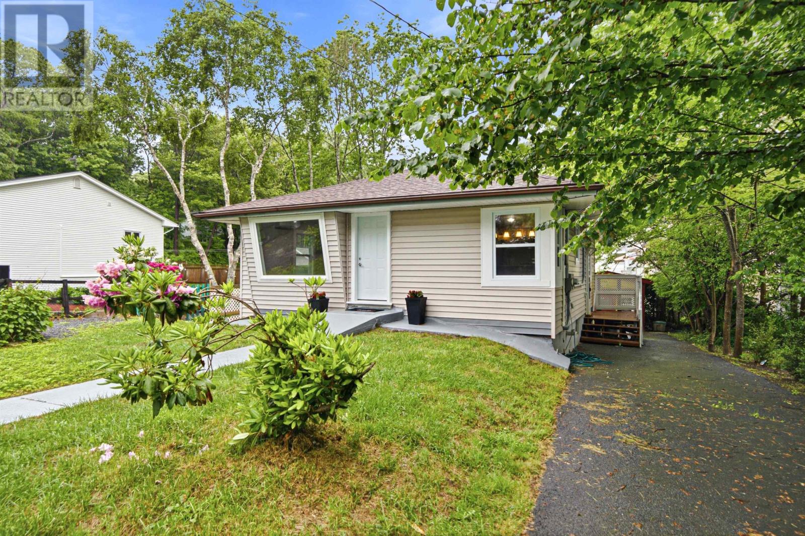 12 Nelson Avenue - 12