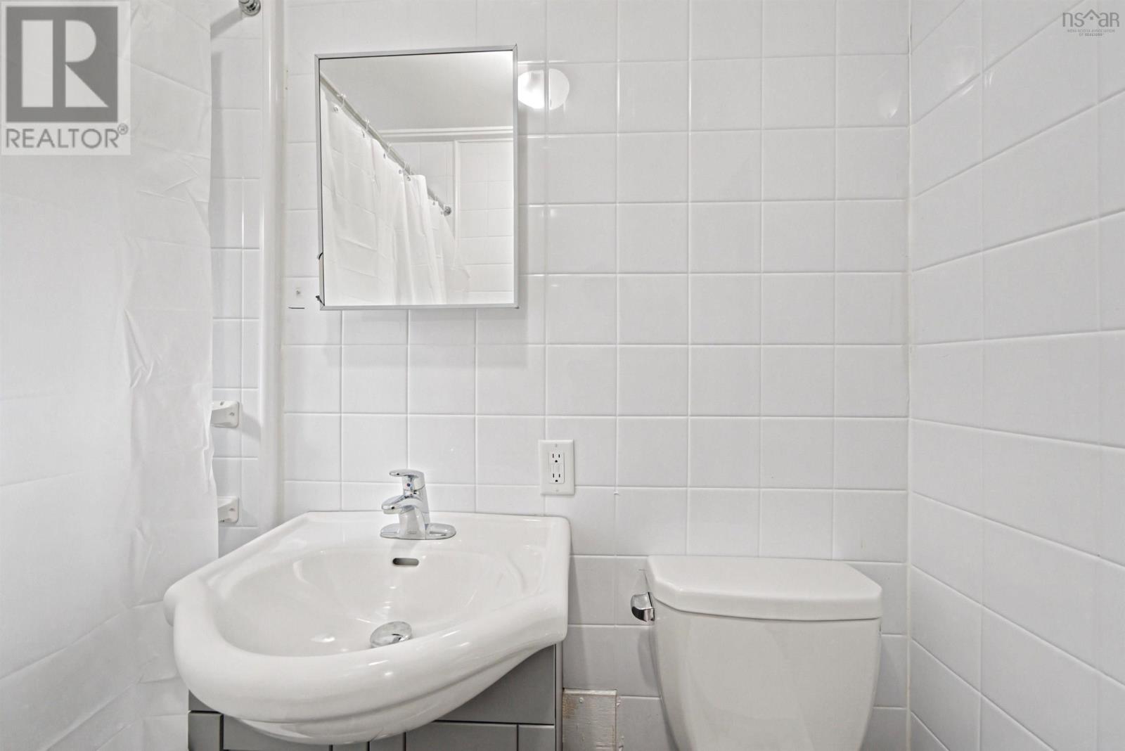 12 Nelson Avenue - 36