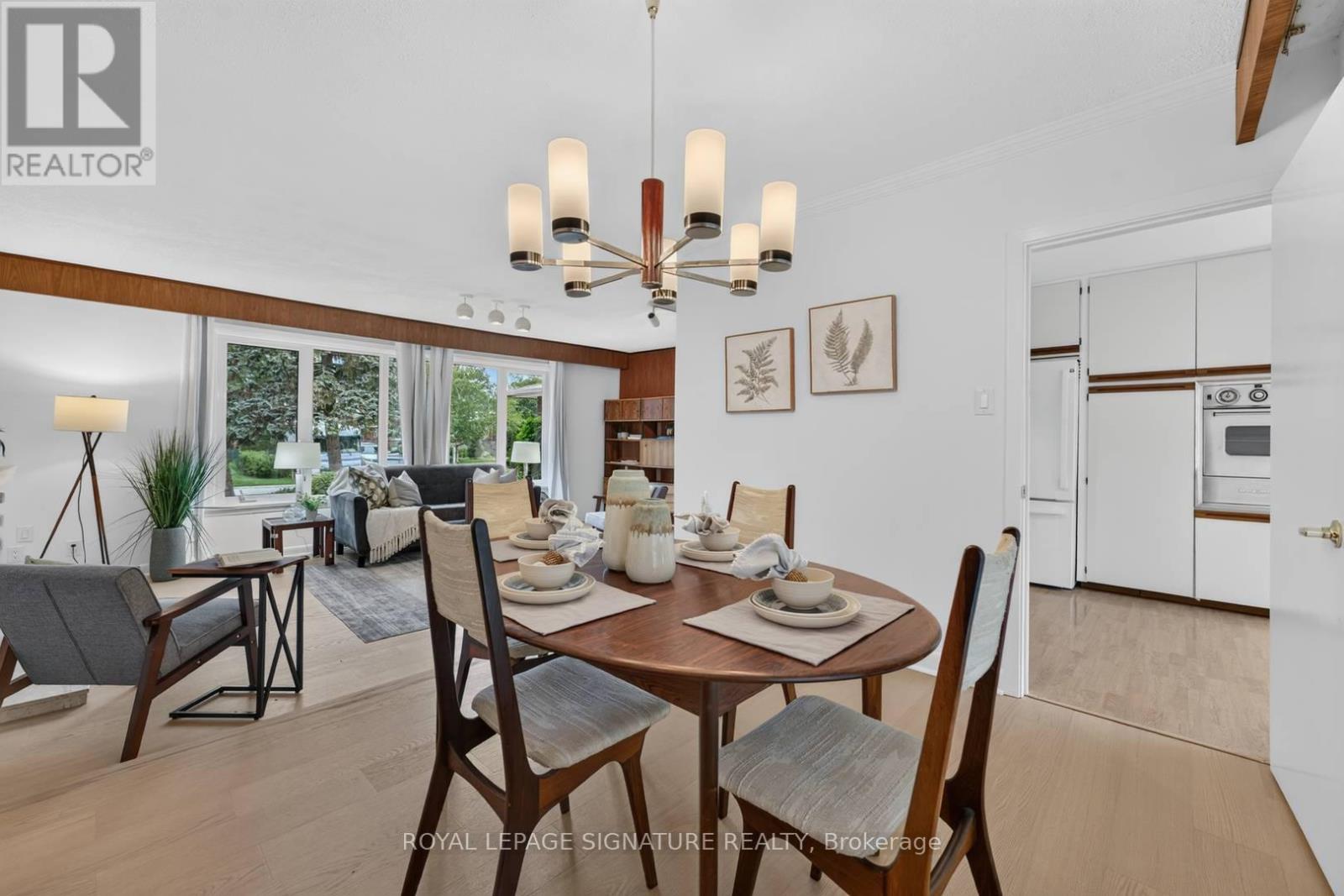 11 REGENCY SQUARE - 11