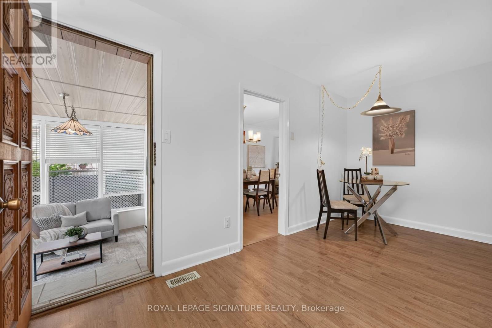 11 REGENCY SQUARE - 16