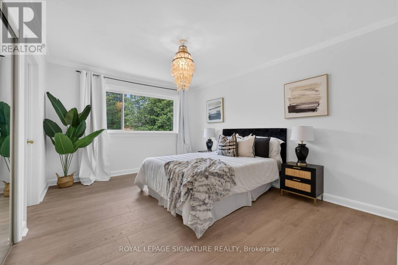 11 REGENCY SQUARE - 20