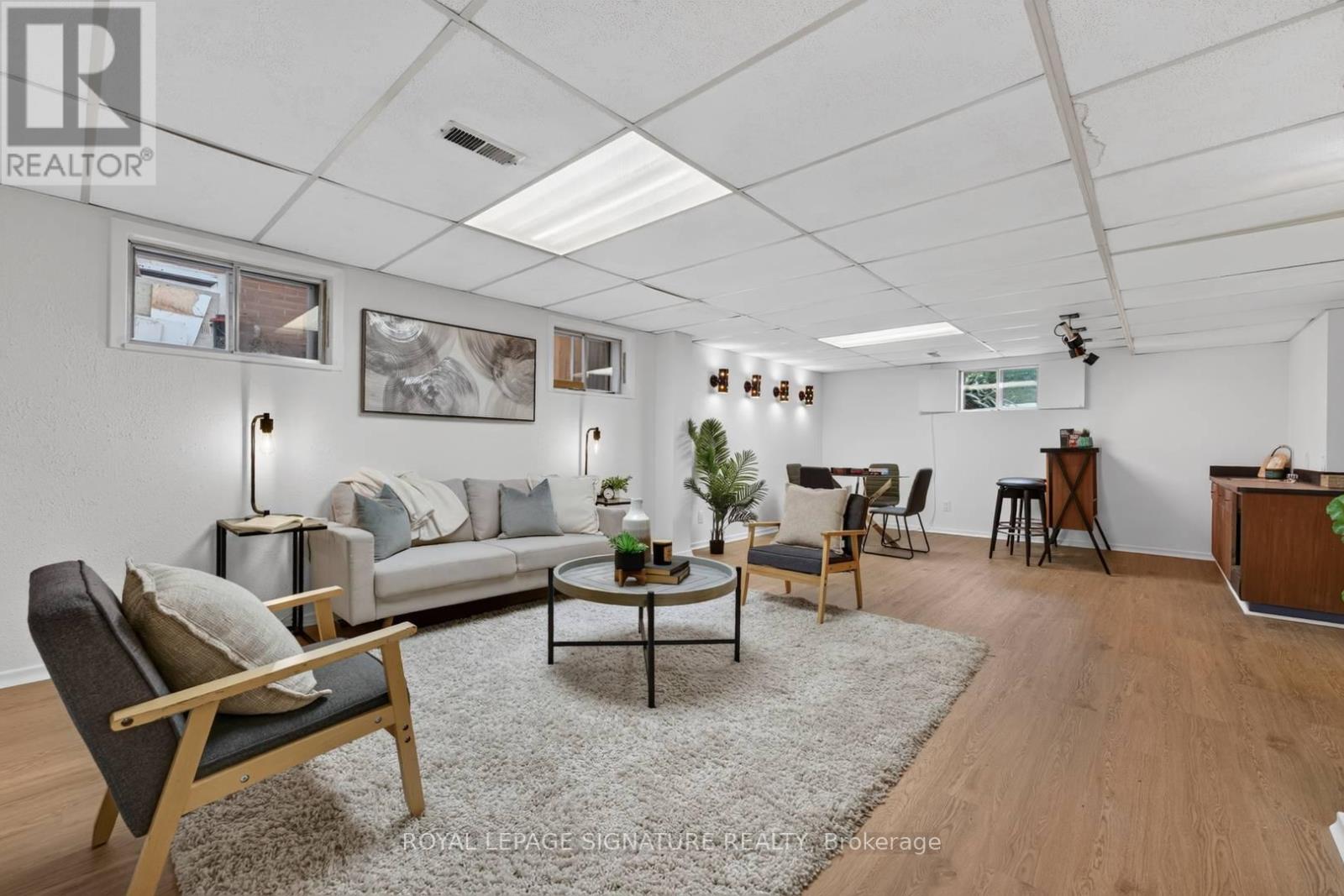11 REGENCY SQUARE - 26
