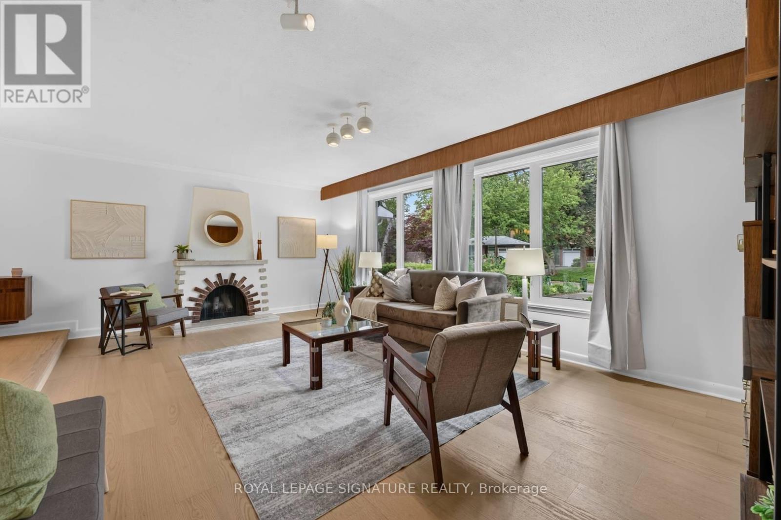 11 REGENCY SQUARE - 5