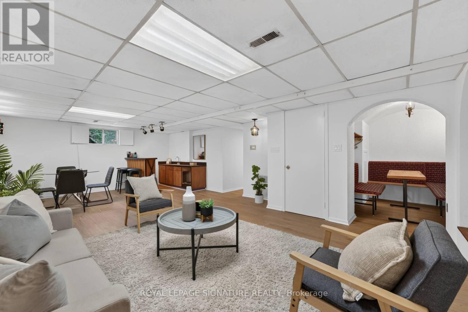 11 REGENCY SQUARE - 27