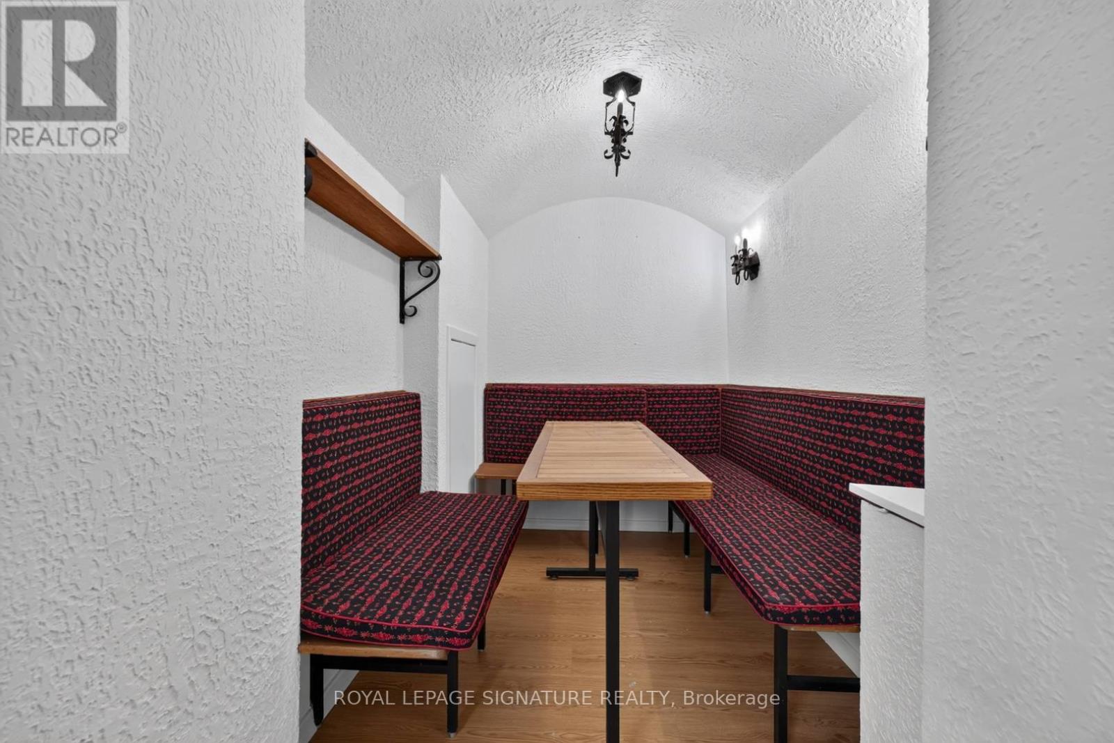 11 REGENCY SQUARE - 29