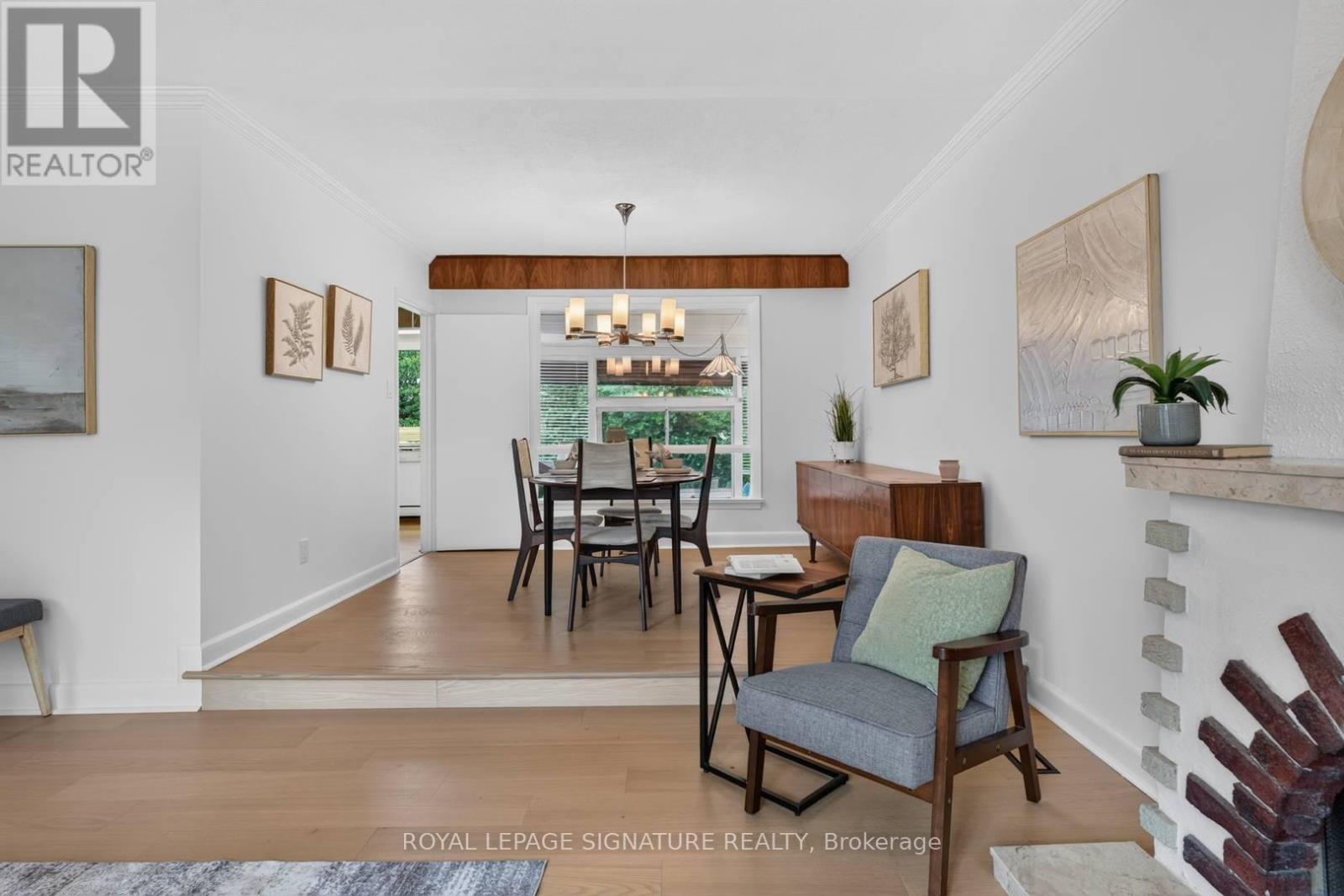 11 REGENCY SQUARE - 9