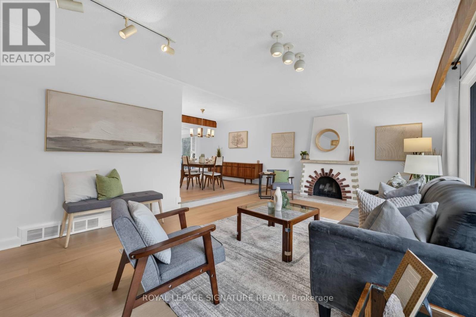 11 REGENCY SQUARE - 6
