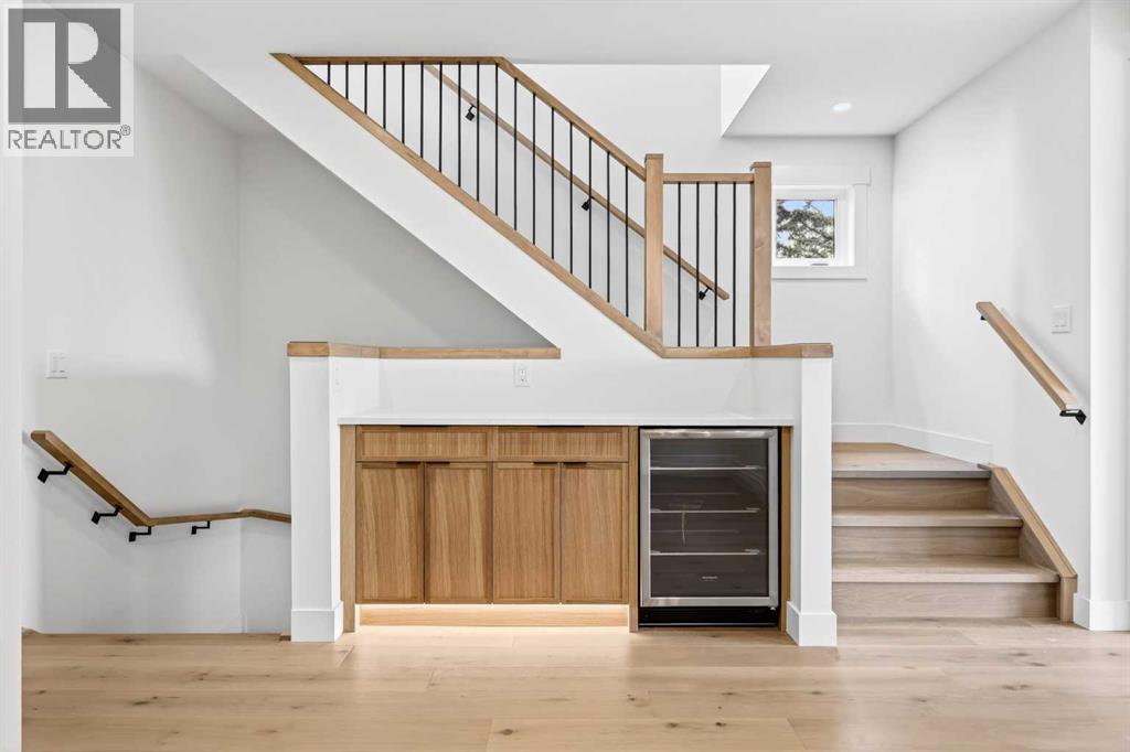 1119 Regal Crescent NE - 26