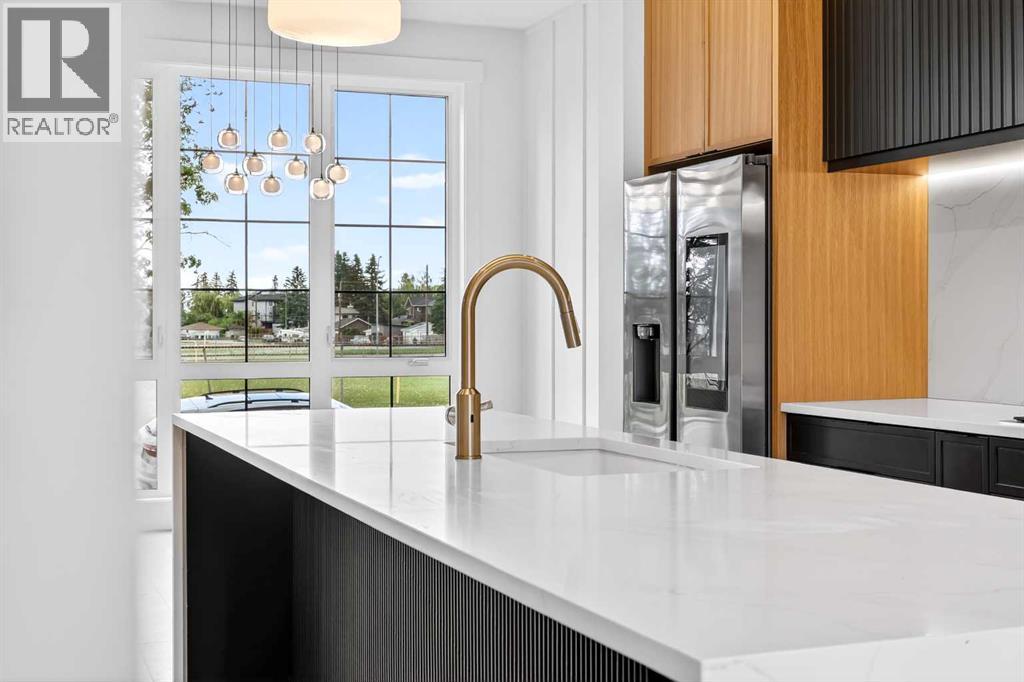 1119 Regal Crescent NE - 13