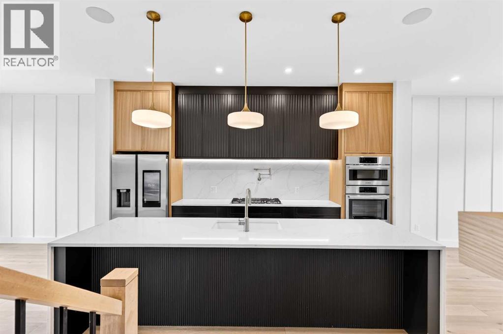 1119 Regal Crescent NE - 3