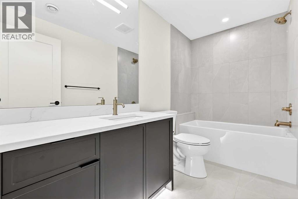 1119 Regal Crescent NE - 43