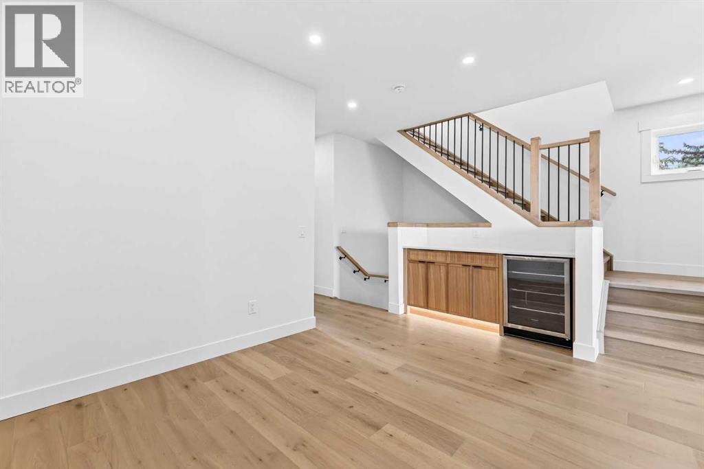 1119 Regal Crescent NE - 18