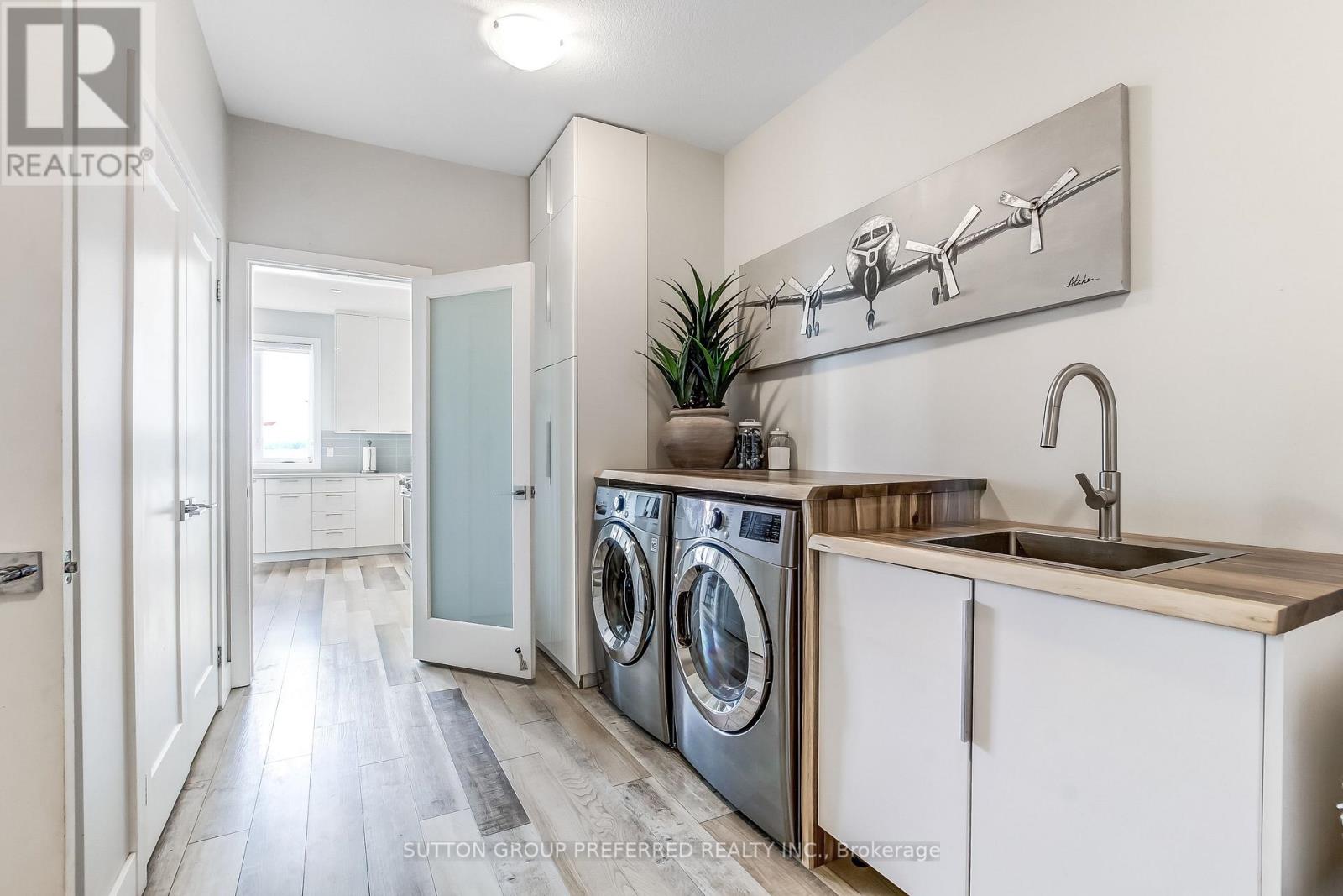 12 GROGAST COURT - 15