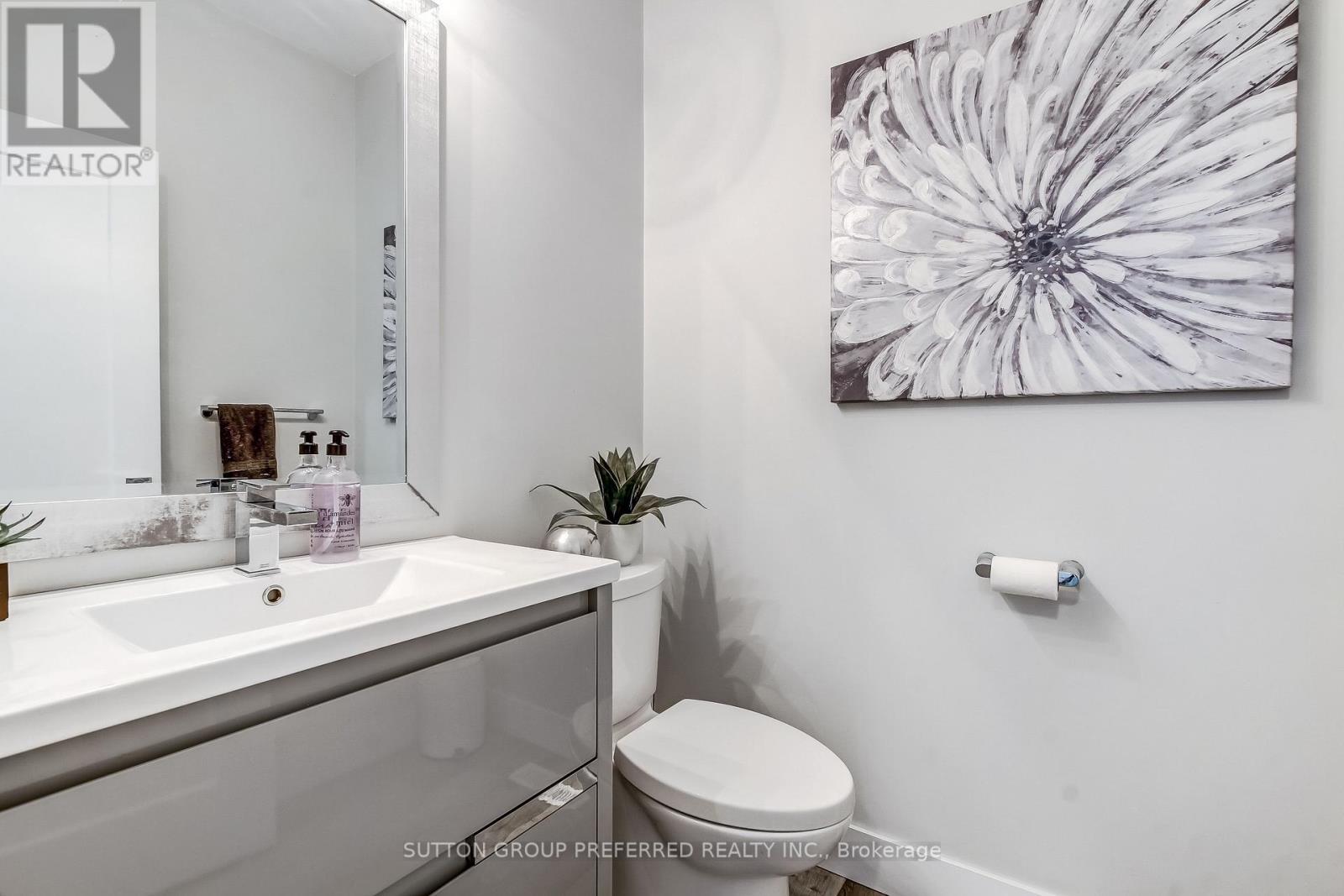 12 GROGAST COURT - 16