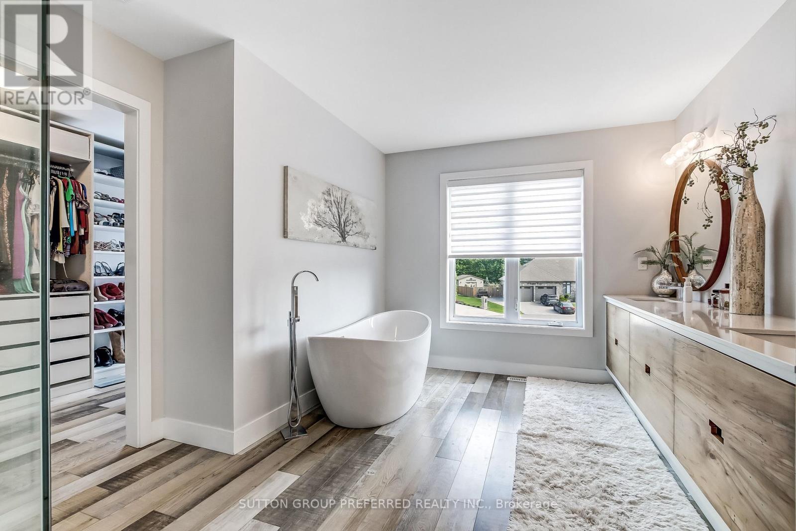 12 GROGAST COURT - 20