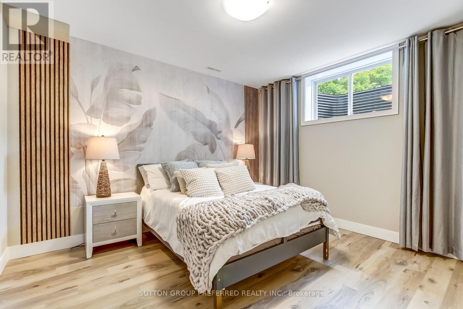 12 GROGAST COURT - 22