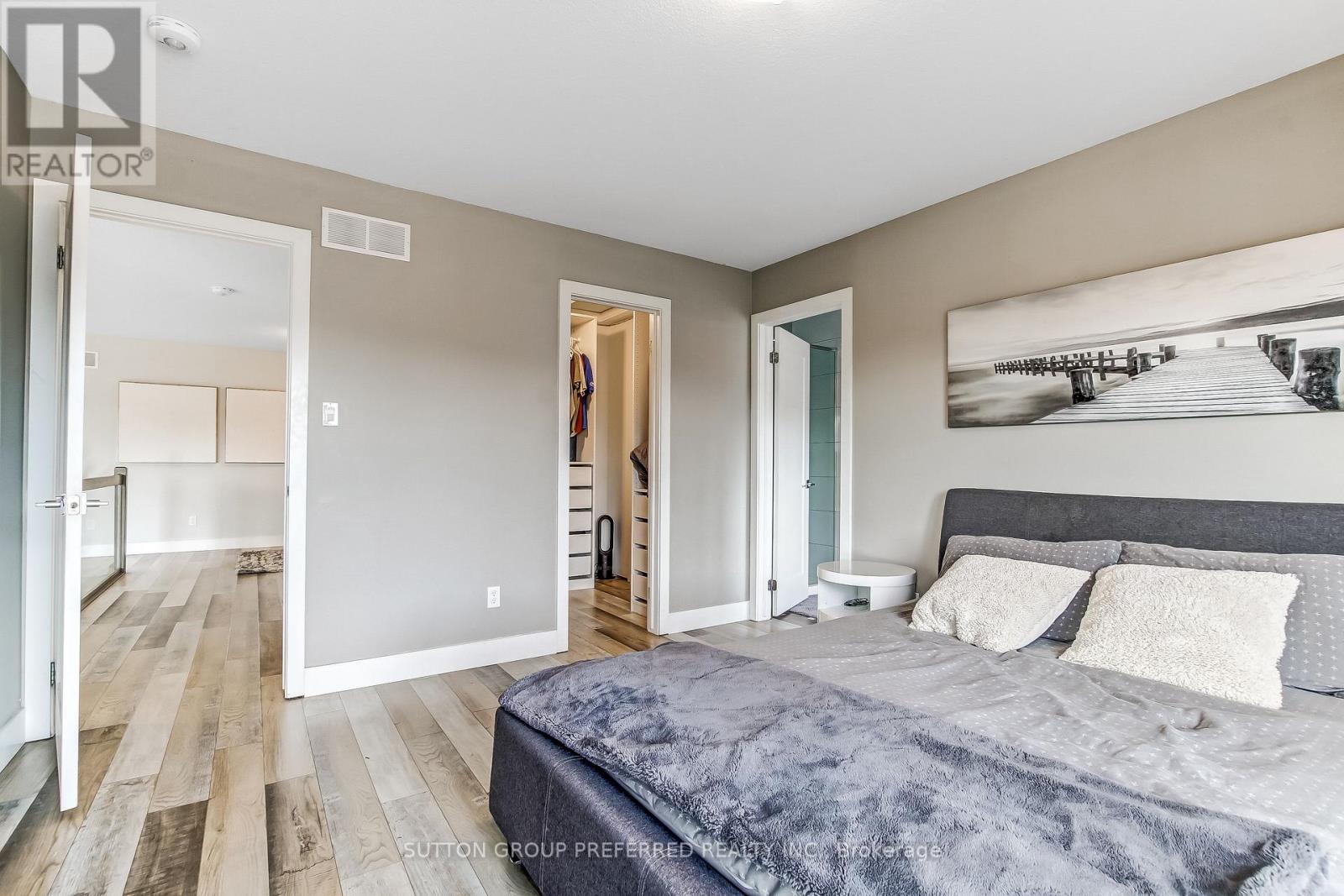 12 GROGAST COURT - 30