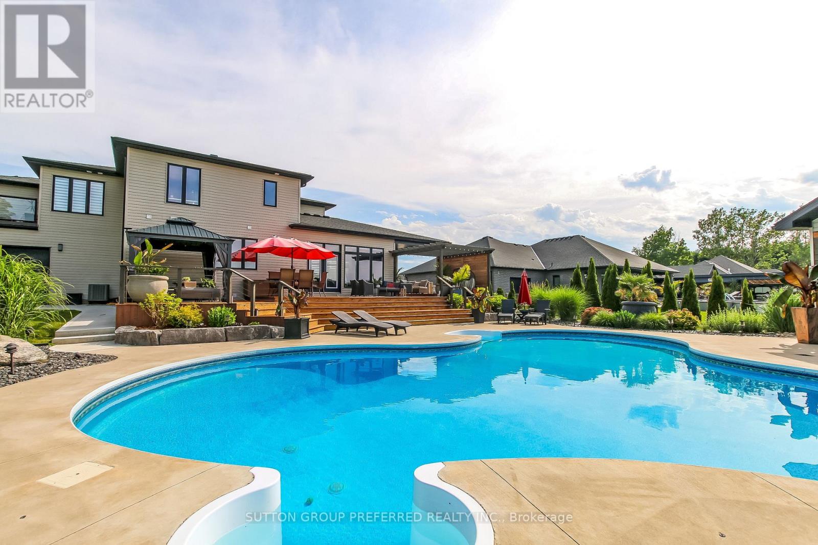12 GROGAST COURT - 37