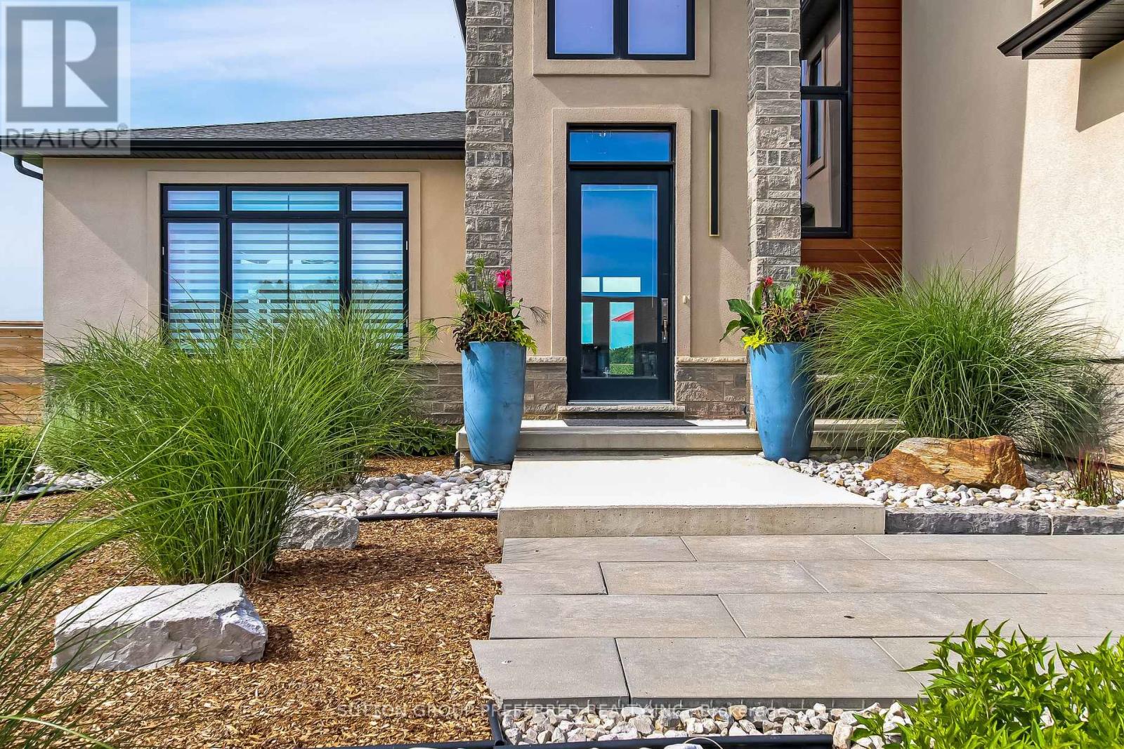 12 GROGAST COURT - 4