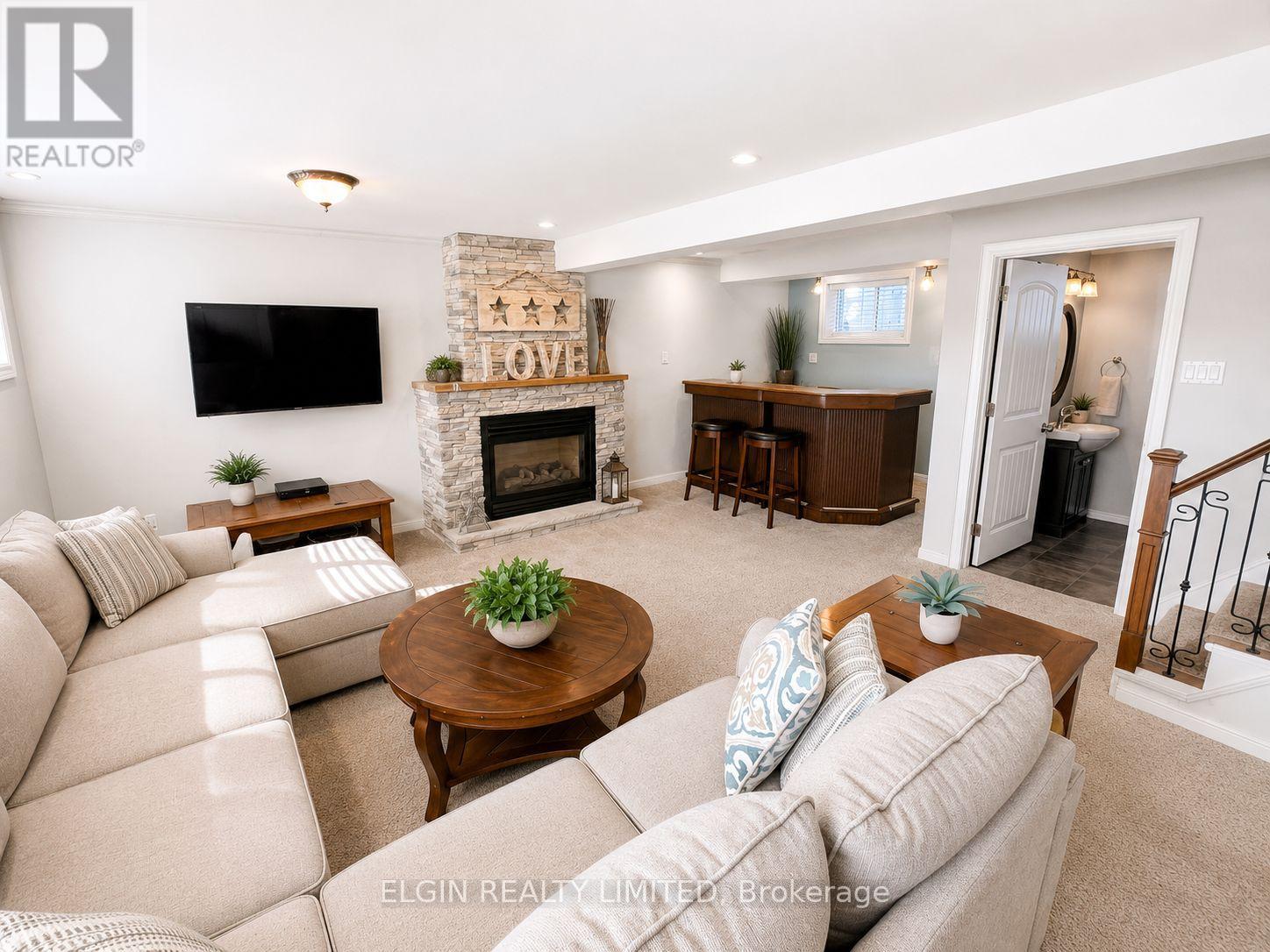66 ALDBOROUGH AVENUE - 7