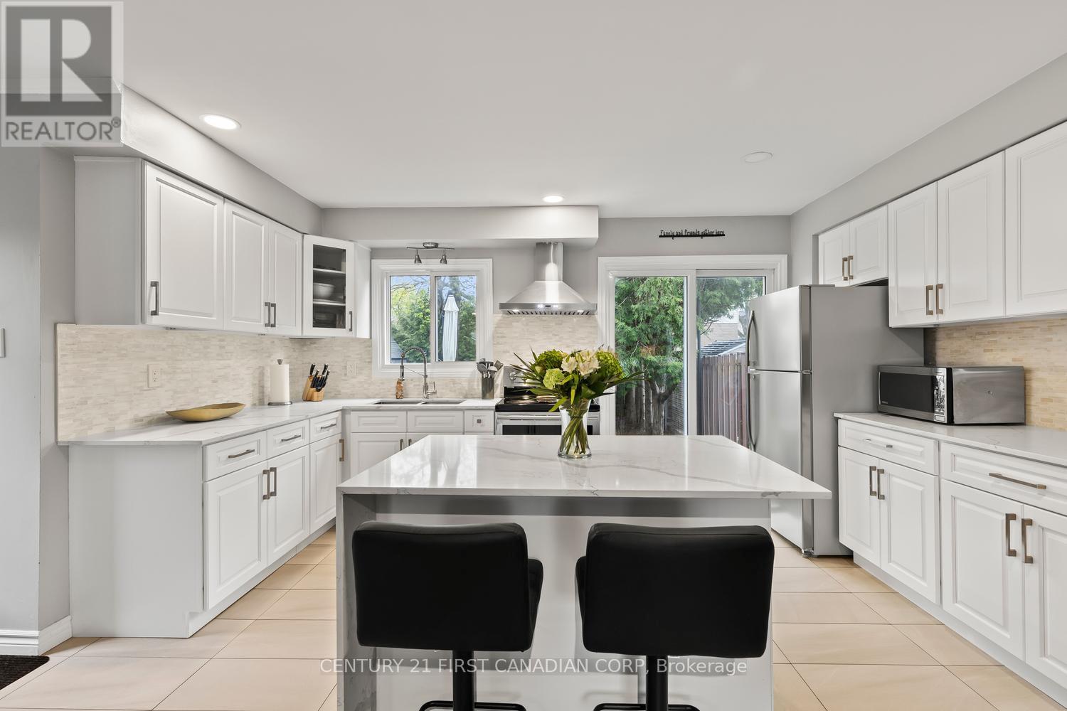 115 OLYMPIC CRESCENT - 13