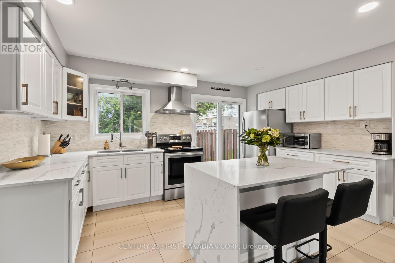115 OLYMPIC CRESCENT - 14